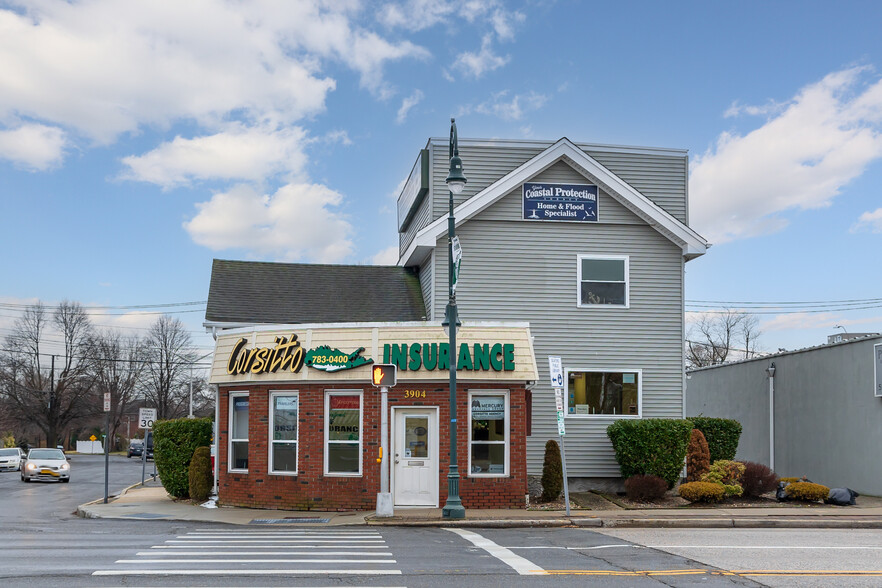 3904 Merrick Rd, Seaford, NY for sale - Building Photo - Image 1 of 22