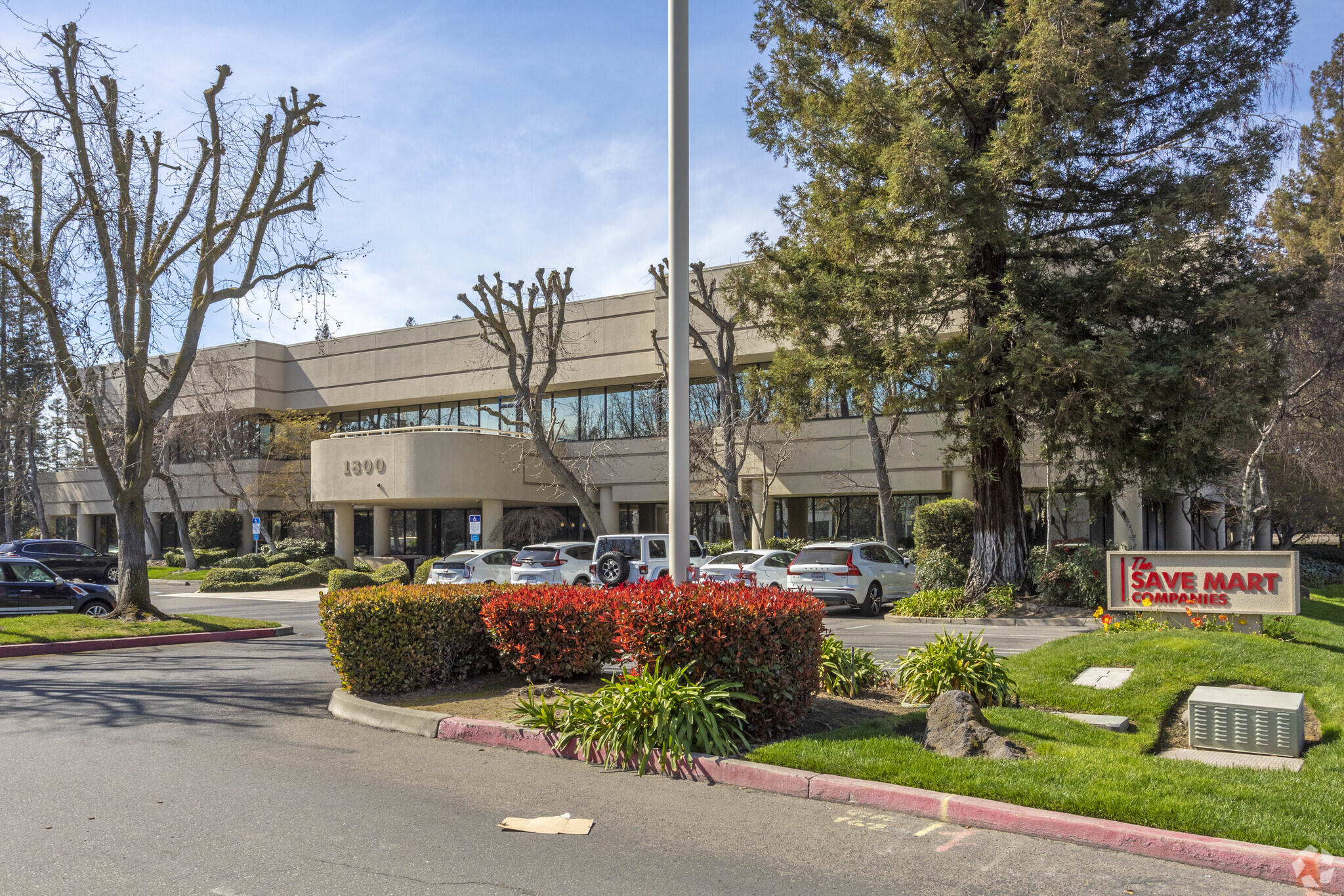 Savemart Office Portfolio portfolio of 2 properties for sale on LoopNet.com Primary Photo- Image 1 of 3