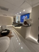 1111 Park Centre Blvd, Miami Gardens, FL for lease Interior Photo- Image 2 of 11