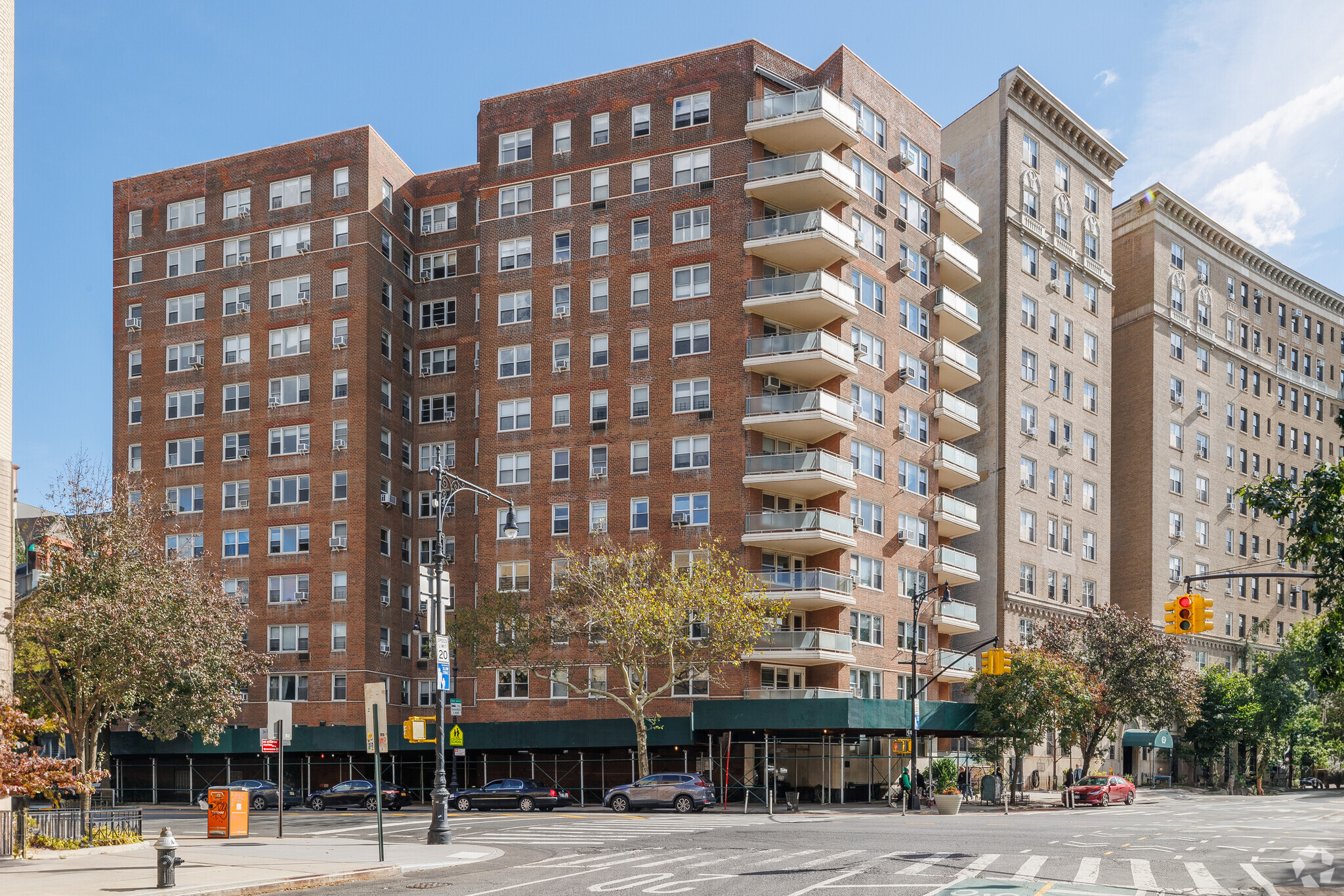 34 Plaza St E, Brooklyn, NY for sale Primary Photo- Image 1 of 1