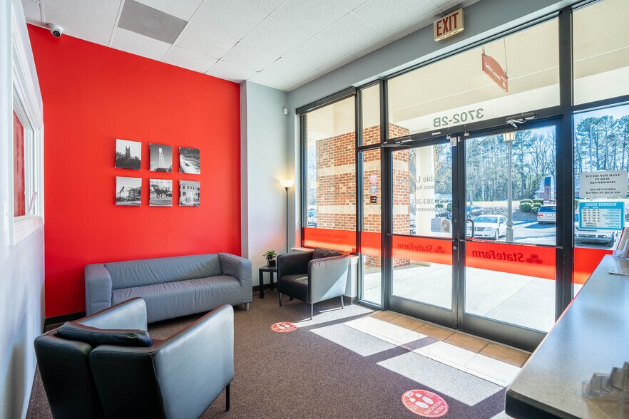 3702 Hillsborough Rd, Durham, NC 27705 Jefferson Square