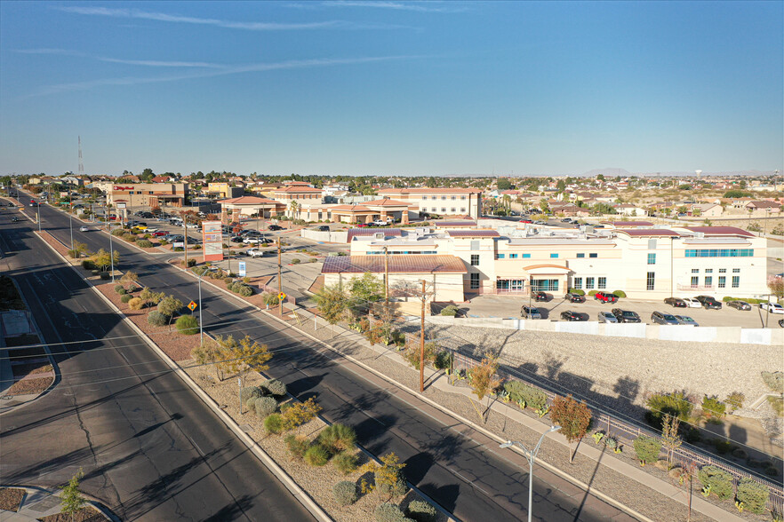 1400 George Dieter Dr, El Paso, TX for lease - Building Photo - Image 2 of 13