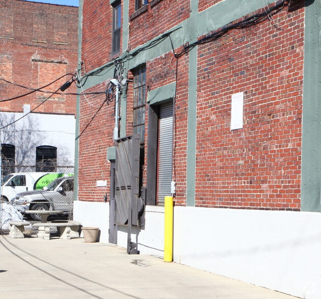 211 N 5th St, Columbus, OH for lease - Building Photo - Image 2 of 9