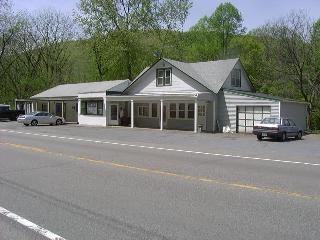 285-287 Route 9, Fishkill, NY for sale - Primary Photo - Image 1 of 1