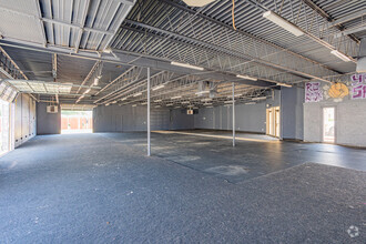 1811 Industrial Blvd, Norman, OK for lease Interior Photo- Image 2 of 13