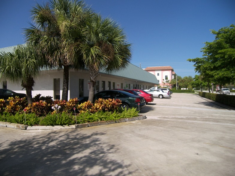 500 W Commerce Way W, Jupiter, FL for lease - Building Photo - Image 3 of 7