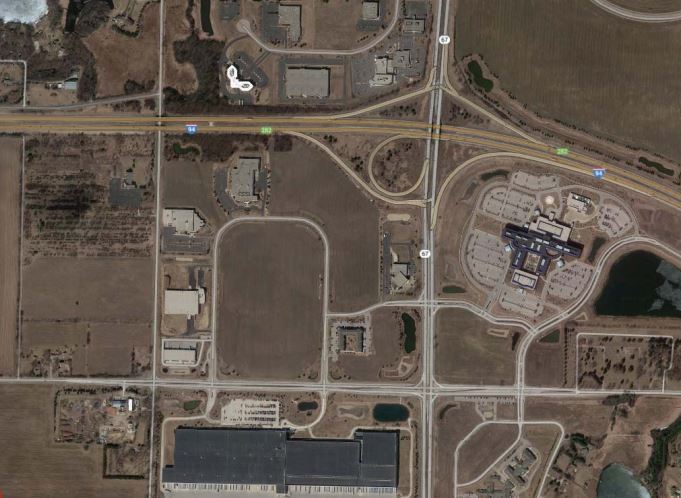 1295 Blue Ribbon Dr, Oconomowoc, WI for sale Primary Photo- Image 1 of 1