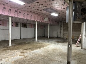 G4070 S Dort Hwy, Burton, MI for lease Interior Photo- Image 2 of 2