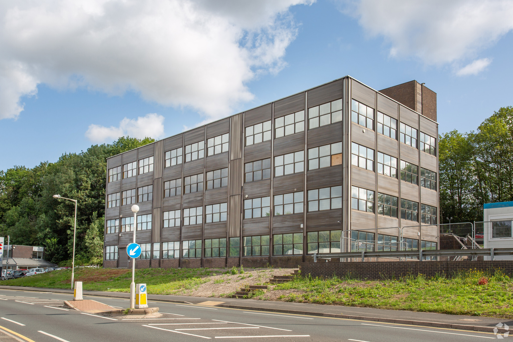 Hereward Rise, Halesowen for lease Primary Photo- Image 1 of 4