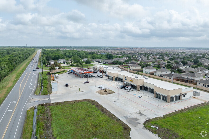 8421 FM 521 Rd, Rosharon, TX for lease - Aerial - Image 1 of 5