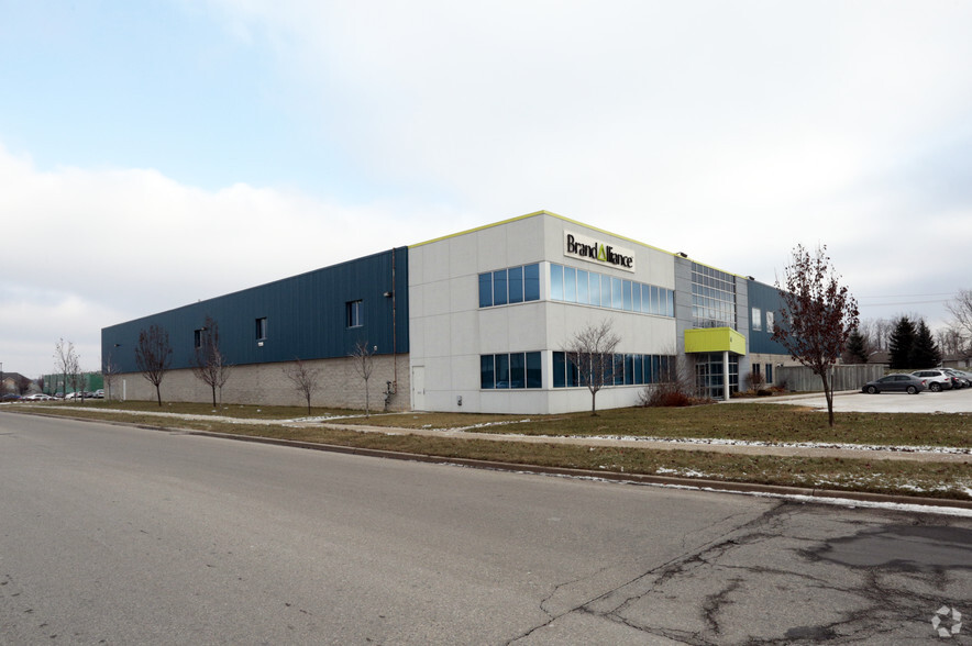 640 Bridge St W, Waterloo, ON for lease - Building Photo - Image 3 of 5