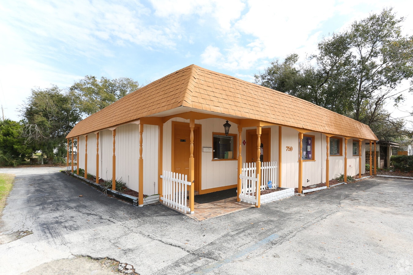 759 Derbyshire Rd Daytona Beach - 759 Derbyshire Rd Daytona Beach FL Primary Photo 1 HighDefinition 