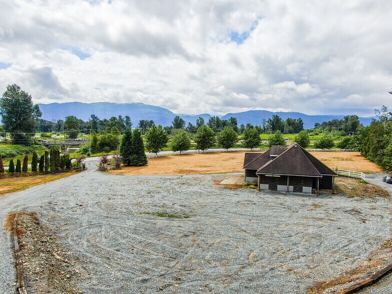 3051 Eldridge Rd, Abbotsford, BC for sale - Building Photo - Image 1 of 22