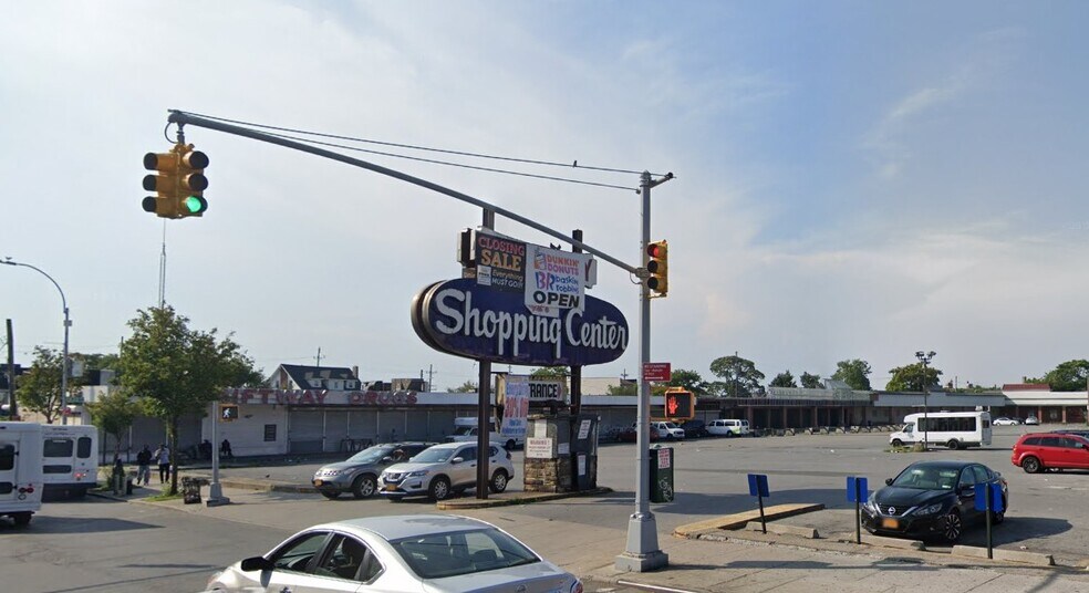 1720 Village Ln, Far Rockaway, NY for sale - Primary Photo - Image 1 of 1