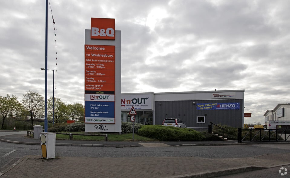 Axletree Way, Wednesbury for sale - Building Photo - Image 2 of 2