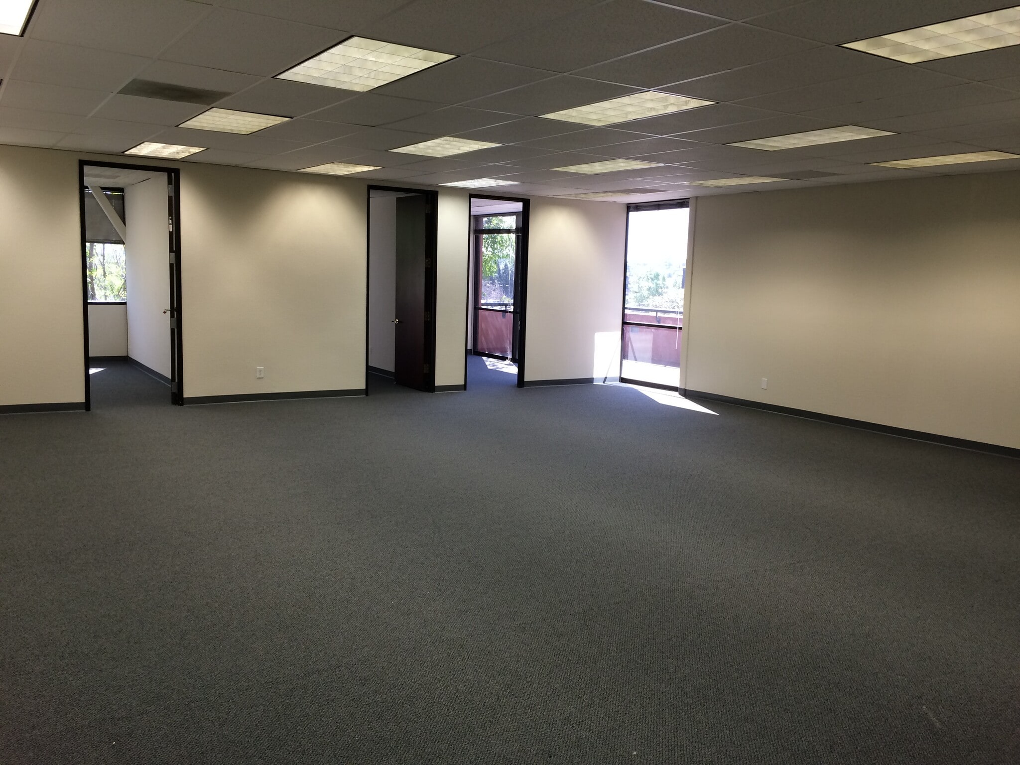 20980 Redwood Rd, Castro Valley, CA for lease Interior Photo- Image 1 of 6