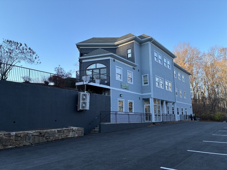 388 Main St, Monroe, CT for sale - Building Photo - Image 3 of 10