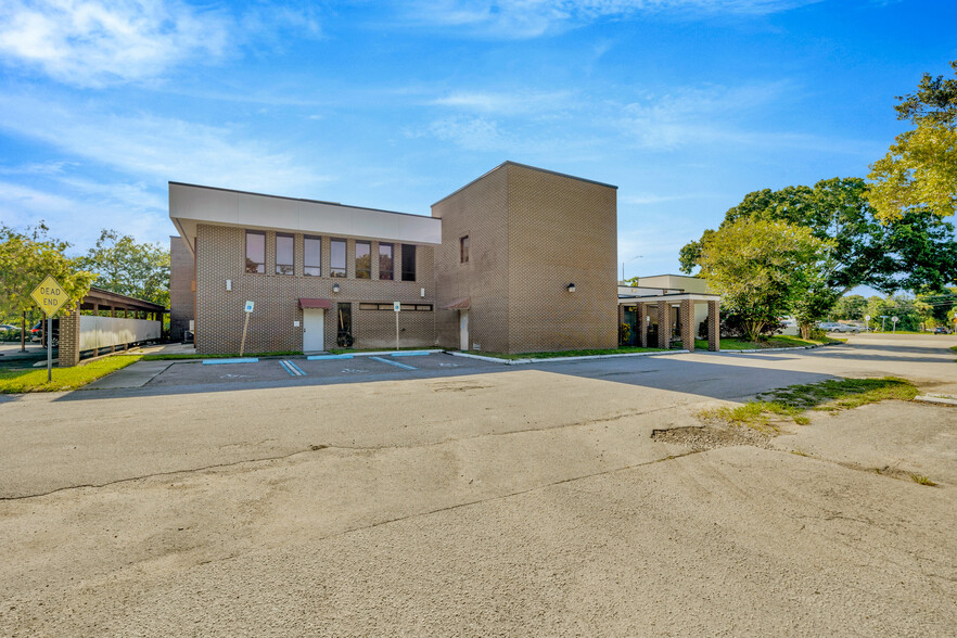 13644 Walsingham Rd, Largo, FL for sale - Building Photo - Image 3 of 32