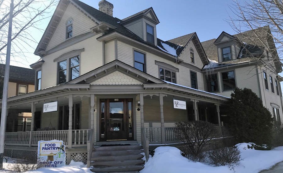 100 S Main St, Oconomowoc, WI for sale Primary Photo- Image 1 of 1