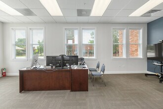 2005 W Chesterfield Blvd, Springfield, MO for lease Interior Photo- Image 2 of 21