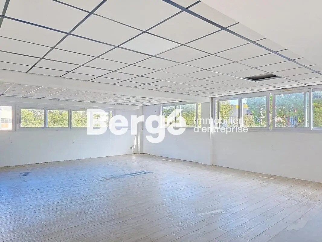 Office in Cannes for lease Interior Photo- Image 1 of 12