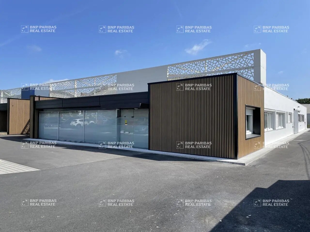 Flex in Nantes for lease Building Photo- Image 1 of 13