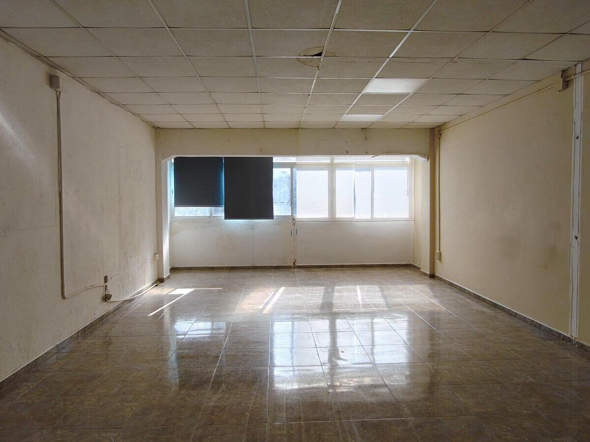 L'Hospitalet de Llobregat, BAR 08907 -  -  - Interior Photo - Image 1 of 44