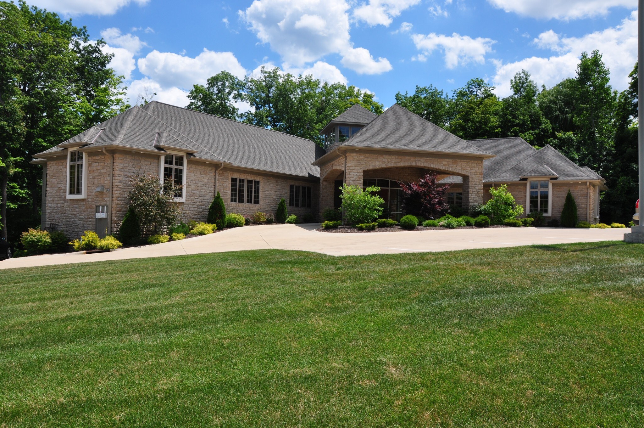 10633 Pearl Rd, Strongsville, OH for sale Building Photo- Image 1 of 1