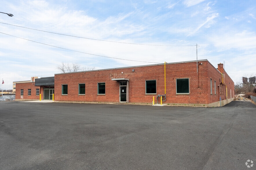 120 Tapley St, Springfield, MA for lease - Building Photo - Image 3 of 8