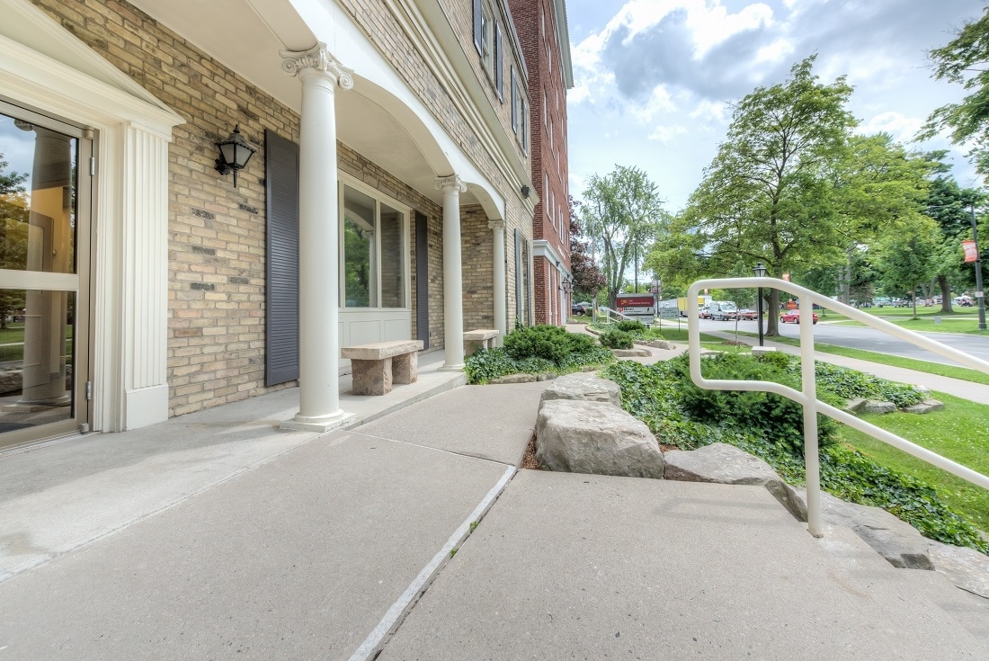 562 Wellington St, London, ON for sale Building Photo- Image 1 of 1