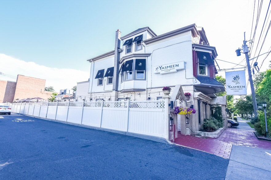 247 Piaget Ave, Clifton, NJ 07011