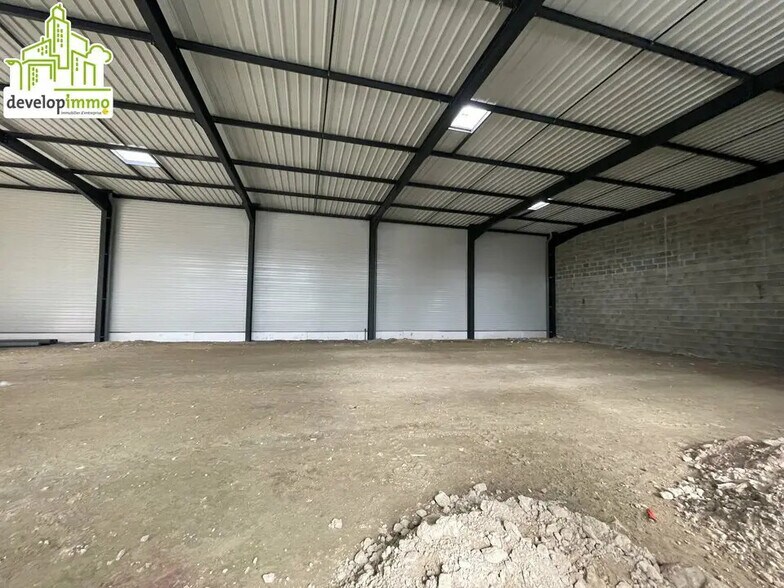 Flex in Cormelles-le-Royal for sale - Building Photo - Image 2 of 6