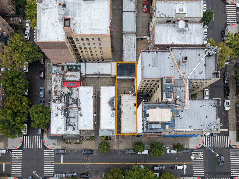 3310 28th Ave, Astoria, NY for sale - Building Photo - Image 3 of 9