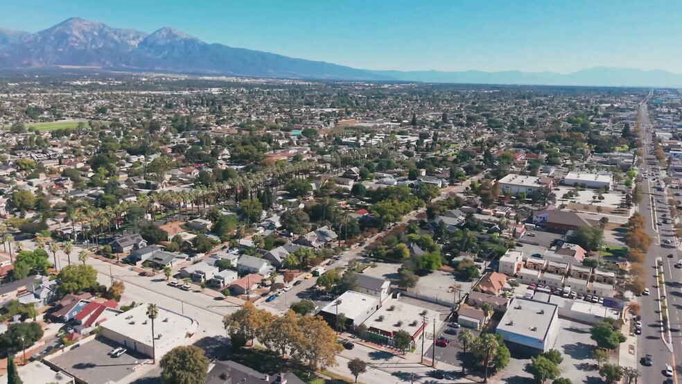 570 N Towne Ave, Pomona, CA for lease - Commercial Listing Video - Image 2 of 28