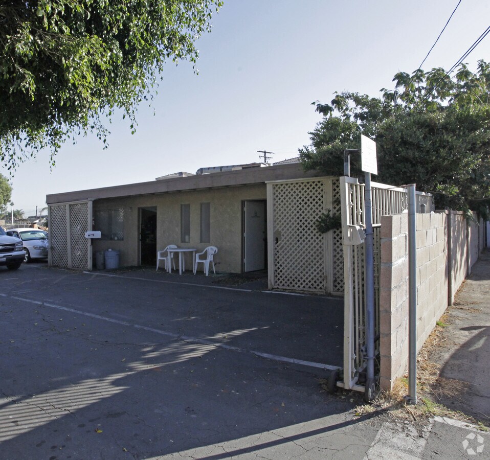 10645 Stanford Ave, Garden Grove, CA 92840