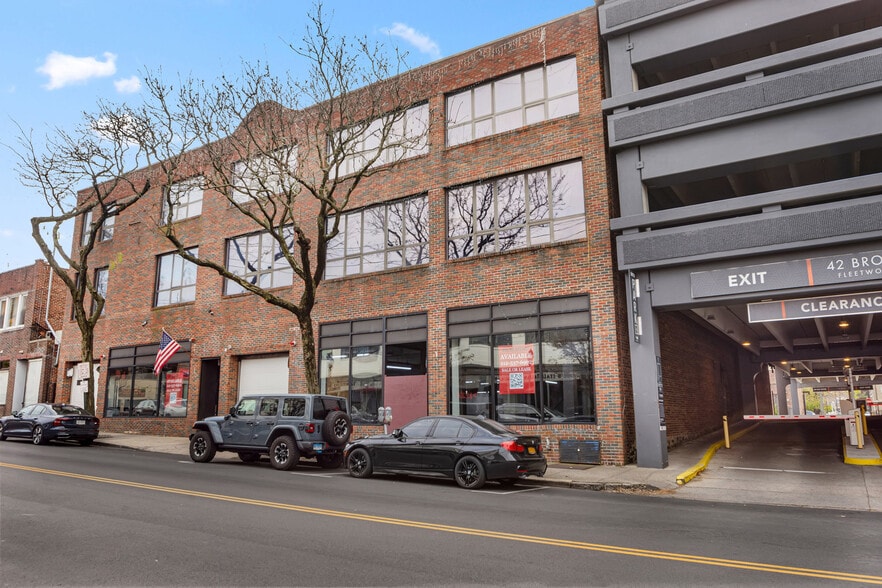 10 Broad St W, Fleetwood, NY for lease - Building Photo - Image 2 of 5