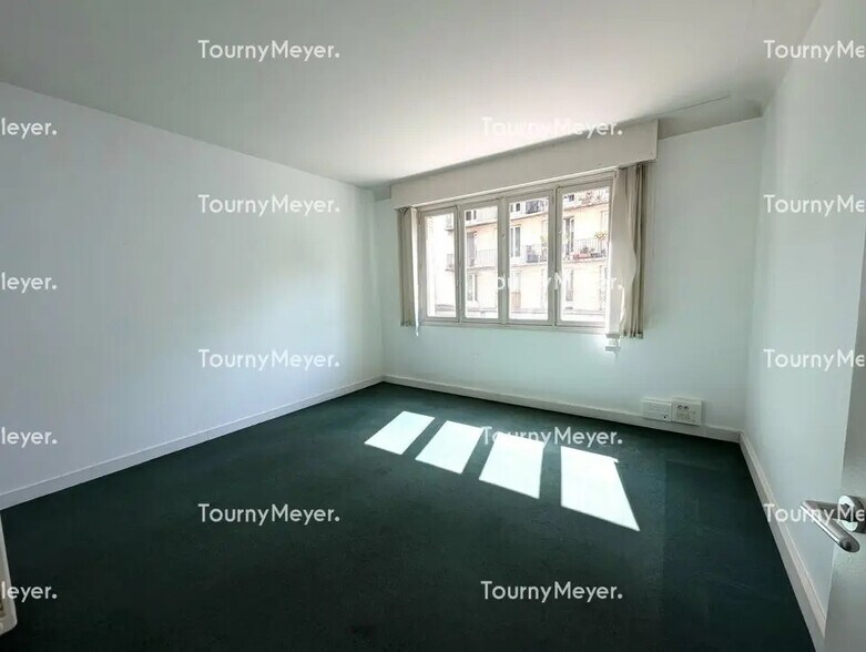 Office in Nantes for lease - Interior Photo - Image 2 of 6