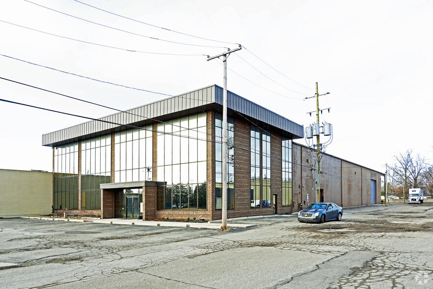 29235 Stephenson Hwy, Madison Heights, MI 48071