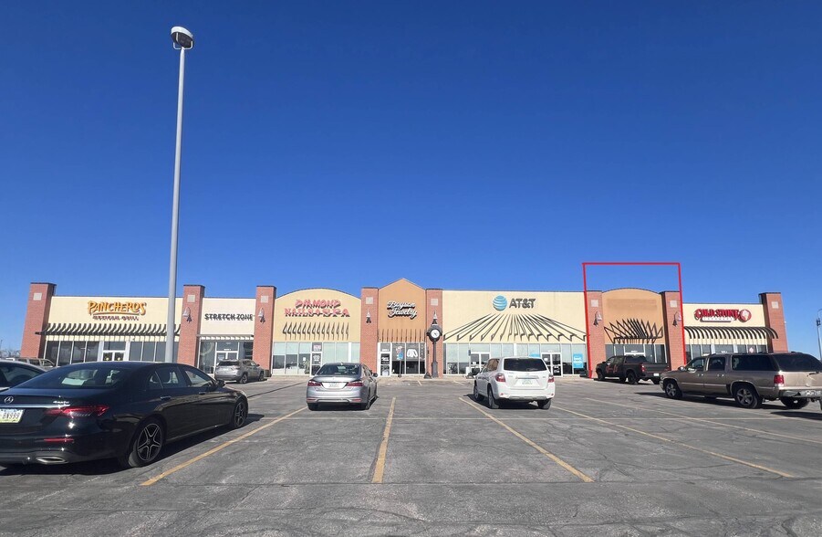 4701 SE 1st Ave, Cedar Rapids, IA for lease - Building Photo - Image 1 of 9