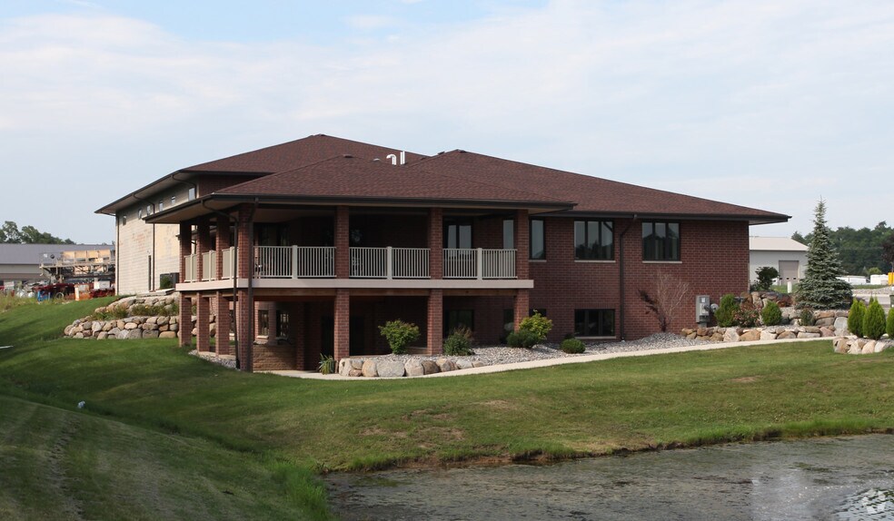 4330 Conifer Ct, Union Grove, WI for sale - Primary Photo - Image 1 of 1