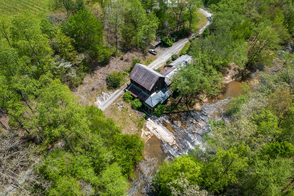 318 Elkin Creek Mill Rd, Elkin, NC 28621 Elkin Creek Vineyard