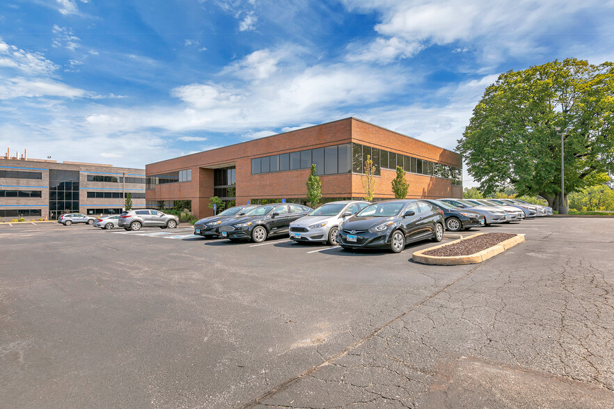 11132 S Towne Sq, Saint Louis, MO for lease - Building Photo - Image 3 of 4