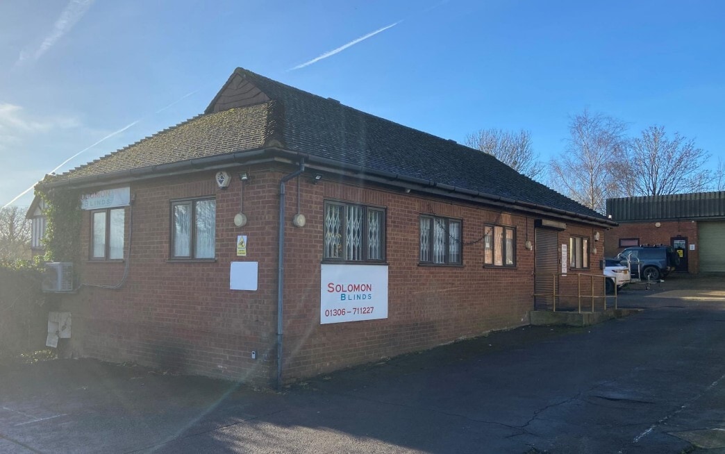 1-5 Philpots Yard, Dorking for lease Primary Photo- Image 1 of 2