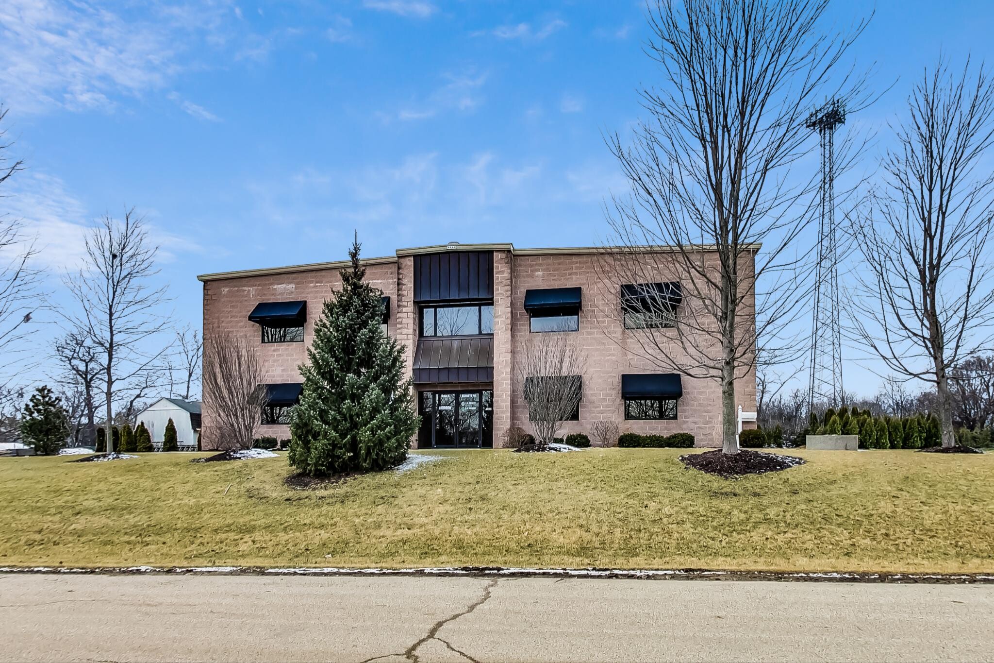 908 E Burnett Rd, Island Lake, IL for sale Building Photo- Image 1 of 1