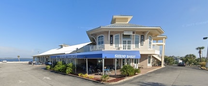 5 Via De Luna Dr, Gulf Breeze, FL for lease Interior Photo- Image 1 of 9