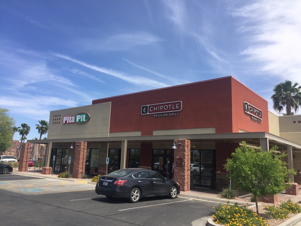 1525 S Yuma Palms Pky, Yuma, AZ 85365 Chipotle