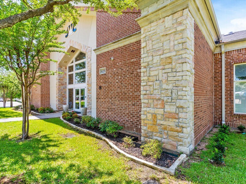425 E Southlake Blvd, Southlake, TX for lease - Building Photo - Image 2 of 5
