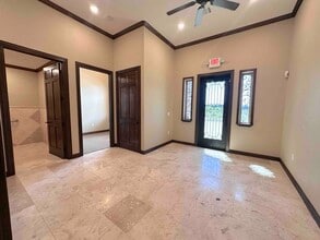7000 Parkwood Blvd, Frisco, TX for lease Interior Photo- Image 2 of 7