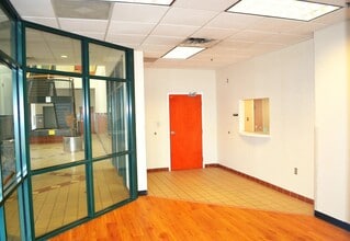 1606 Hull St, Richmond, VA for lease Interior Photo- Image 2 of 5