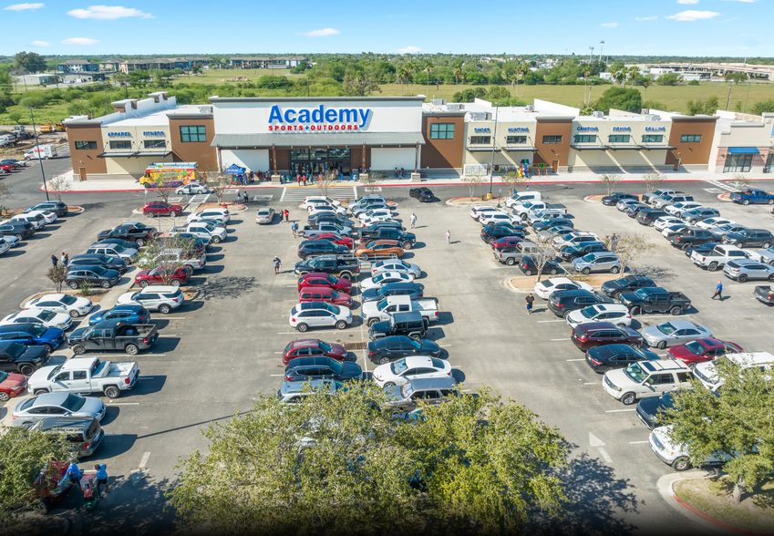 2713-2821 Highway 83, Harlingen, TX for lease - Building Photo - Image 1 of 33